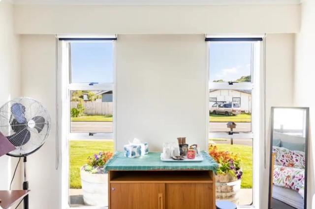 Whitby Pvt Room Pauatahanui Exterior foto